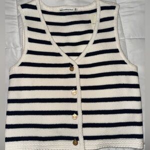 Abercrombie & Fitch Vest